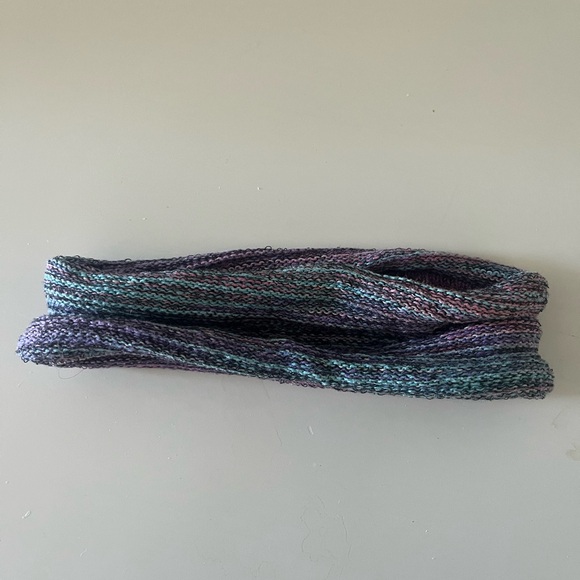 multicolour headband - thick material and very cute - Picture 3 of 5